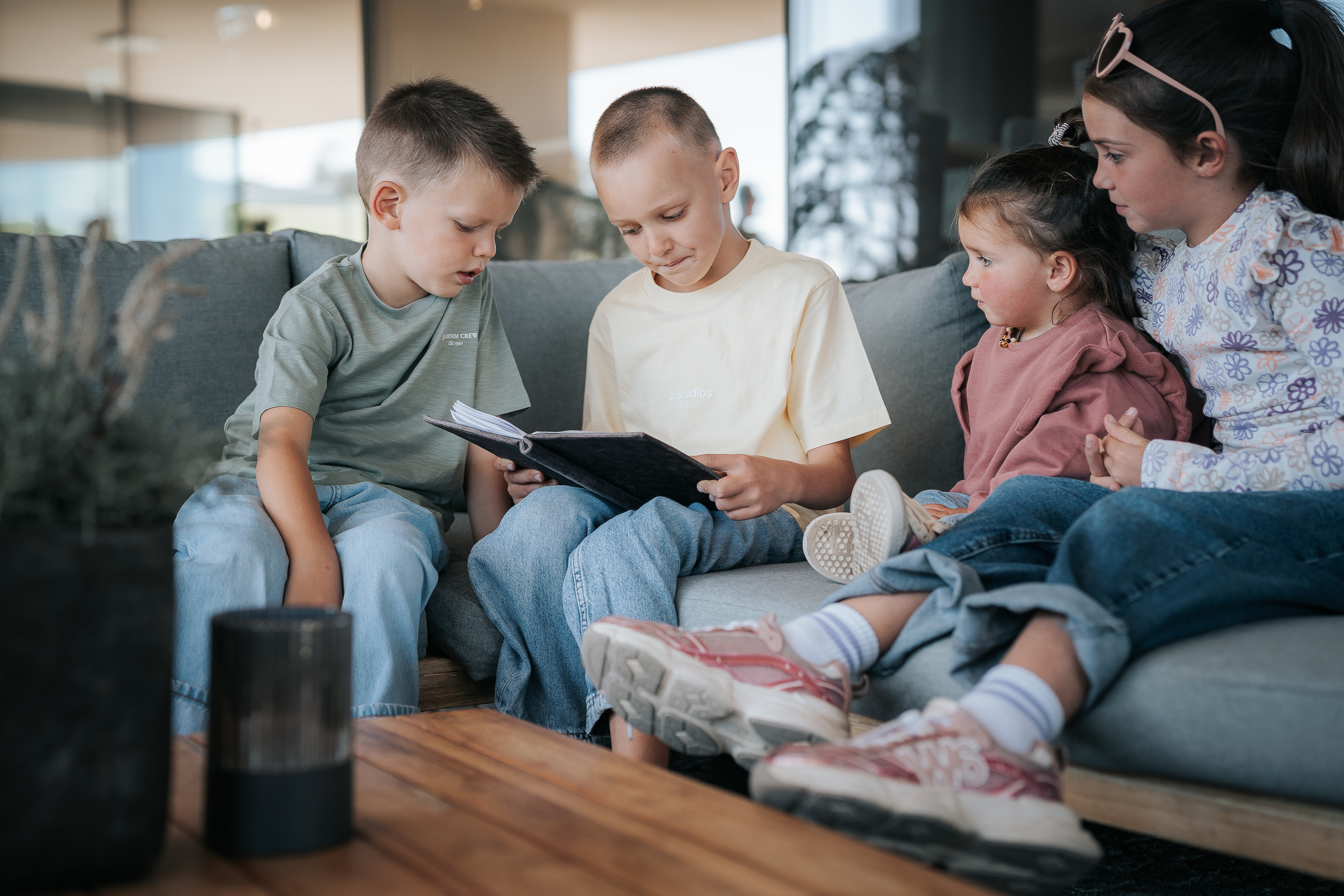 Kinder beim cocktail aussuchen