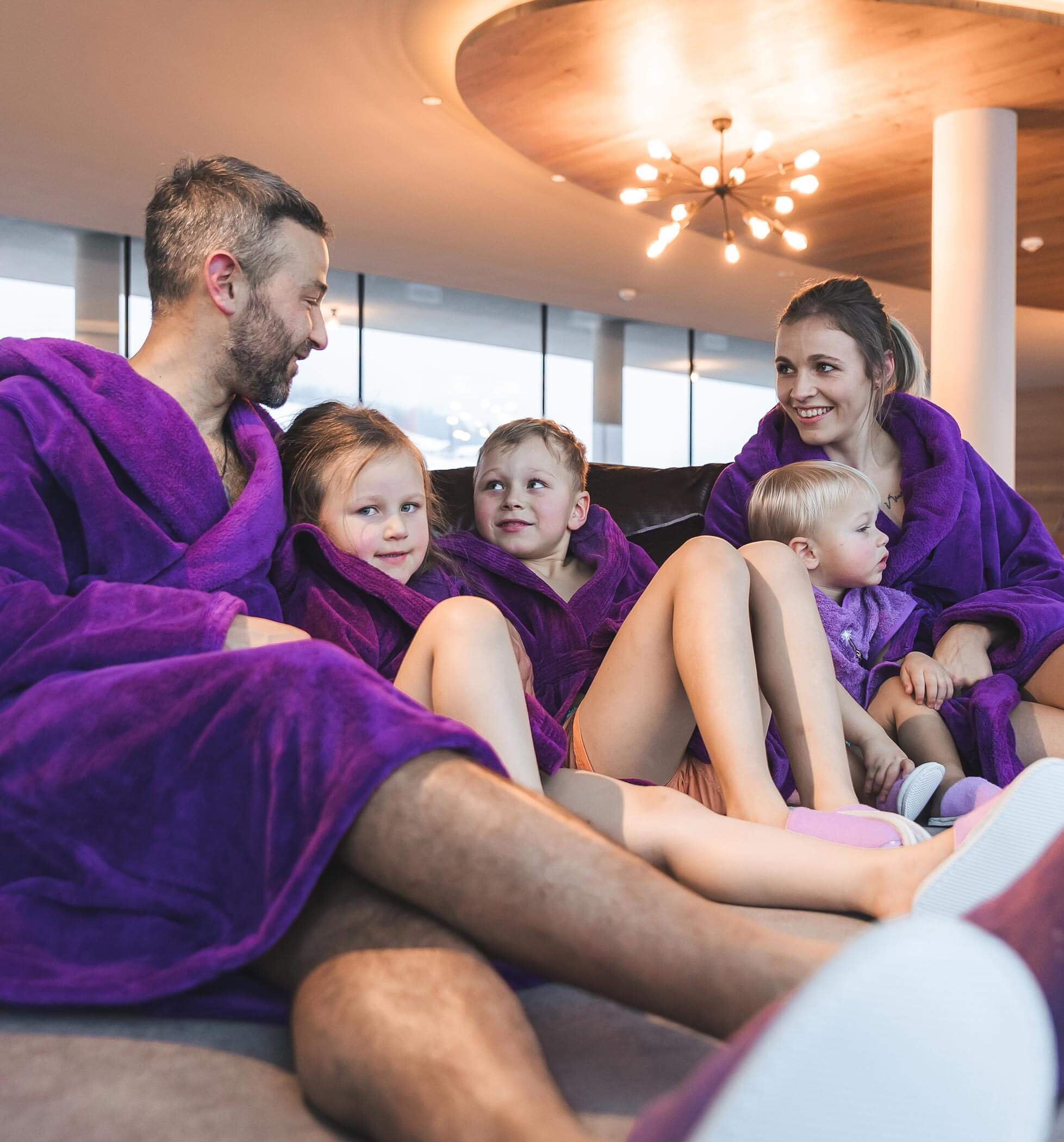 Familie im Schwimmbad