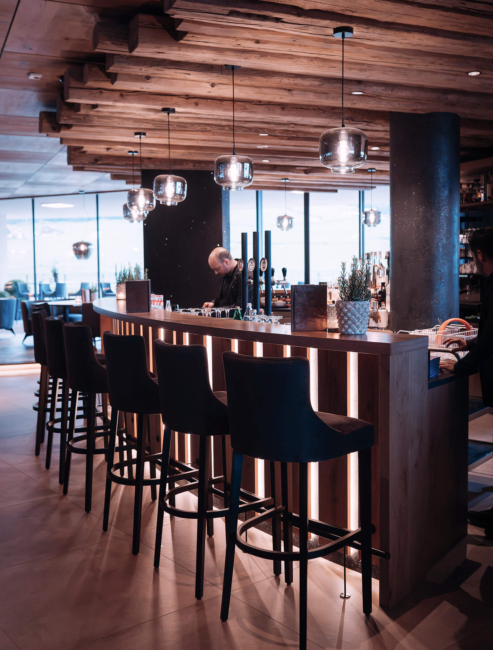 Bar & lounge & terrace